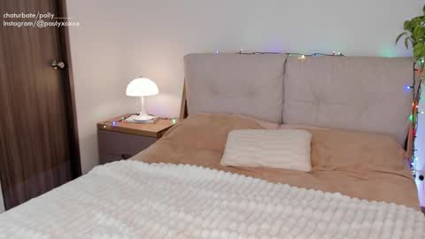 Polly online show from 12/03/24, 01:08