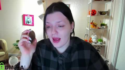 Polly online show from 11/18/25, 03:16