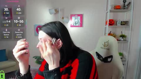 Polly online show from 11/26/25, 03:35