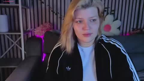 Snapshot of polly__mayer chatting on 07/03/26, 01:34 Polly online show from 07/03/26, 01:34