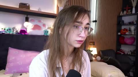 Polly online show from 11/20/25, 07:08