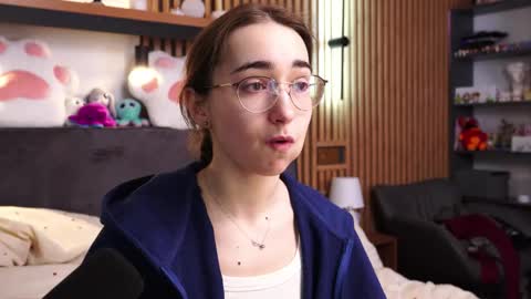 Polly online show from 02/22/26, 07:40