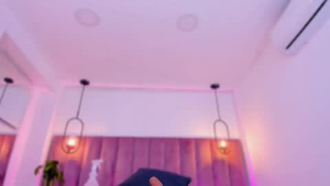 POLLY online show from 04/21/26, 10:21