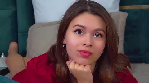 Polly online show from 11/12/25, 07:09