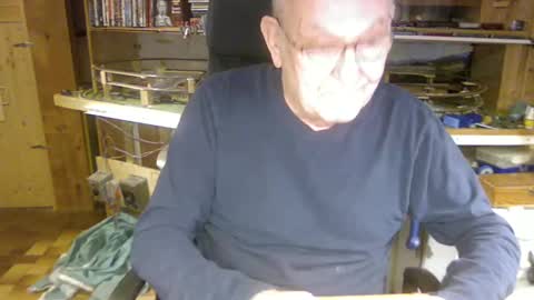 pomme1949 online show from 12/17/24, 09:50