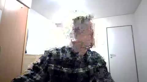 pommesmiteiscreme online show from 01/06/25, 07:13