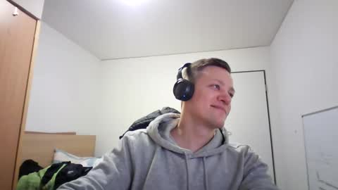 pommesmiteiscreme online show from 03/02/25, 12:31