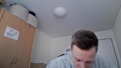 pommesmiteiscreme online show from 03/02/25, 11:29