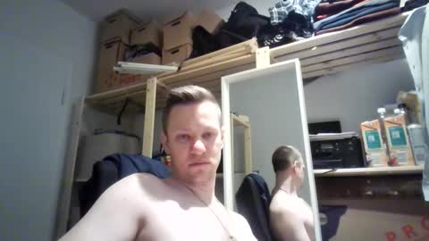 pommesmiteiscreme online show from 02/15/26, 02:08