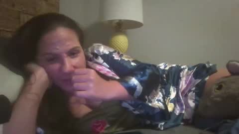 Snapshot of pooncahantits chatting on 12/30/24, 04:31 Emily at Home online show from 12/30/24, 04:31