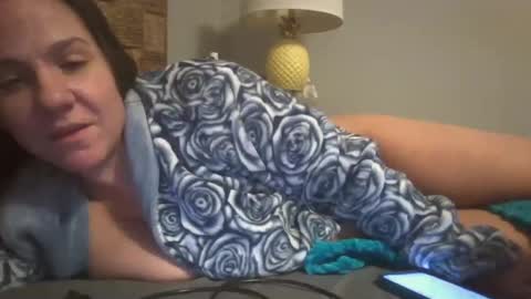 Snapshot of pooncahantits chatting on 01/09/25, 05:34 Emily at Home online show from 01/09/25, 05:34