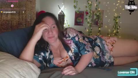 Snapshot of pooncahantits chatting on 10/08/25, 12:30 Emily at Home online show from 10/08/25, 12:30