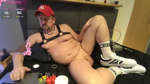 Snapshot of poppersbator73 chatting on 03/09/25, 05:49 poppersbator73 online show from 03/09/25, 05:49