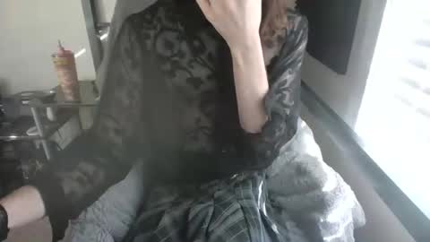 porcelain_tears01 online show from 10/28/25, 01:47