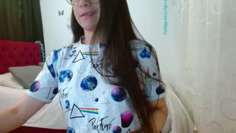 porcelainlux online show from 03/06/25, 09:53