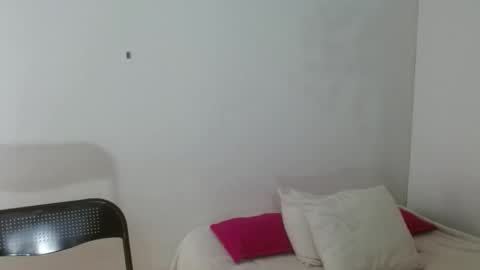 porcelainlux online show from 04/26/26, 08:06