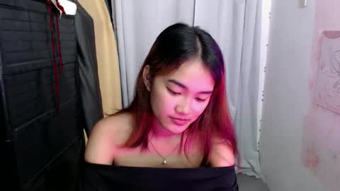 Snapshot of pornstar_kia chatting on 04/27/26, 03:32 pornstar_kia online show from 04/27/26, 03:32