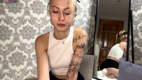  HERES SILVIA AND OlIVIA  WELCOME EVERYONE LOVENSE DOMI REACT TO YOUR TIPS LETS MAKE A GREAT SHOW TOGETHER  online show from 09/09/25, 04:45