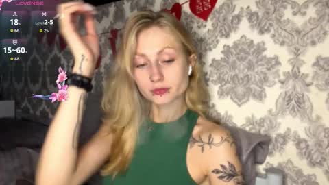  HERES SILVIA AND OlIVIA  WELCOME EVERYONE LOVENSE DOMI REACT TO YOUR TIPS LETS MAKE A GREAT SHOW TOGETHER  online show from 09/20/25, 04:46