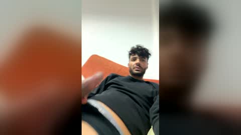 portugues_malvadao2 online show from 04/11/26, 03:00