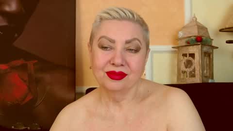 Snapshot of posh_lady chatting on 04/29/26, 07:42 LADY POSH online show from 04/29/26, 07:42