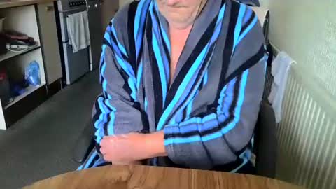 poshman65 online show from 10/31/25, 09:32