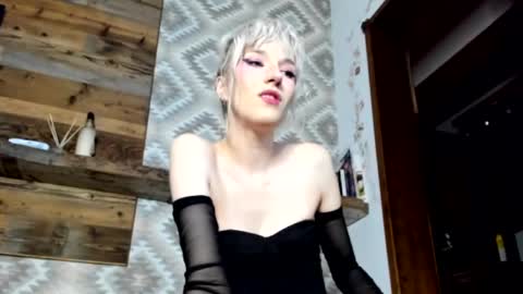 Snapshot of positivevibess chatting on 02/18/25, 09:42 positivevibess online show from 02/18/25, 09:42