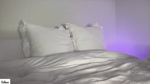 Snapshot of poutyselena chatting on 12/28/24, 12:26 Selena online show from 12/28/24, 12:26