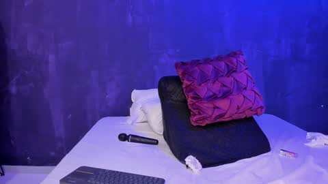 Powder  online show from 02/04/25, 05:01