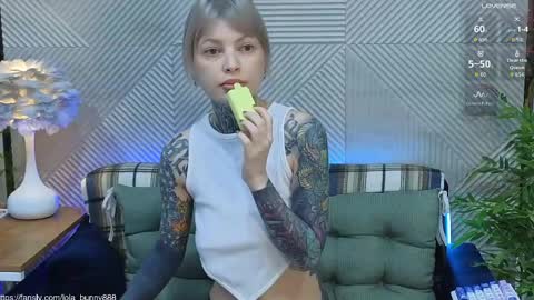 Snapshot of powerrr_ chatting on 05/27/26, 05:48 Lola online show from 05/27/26, 05:48