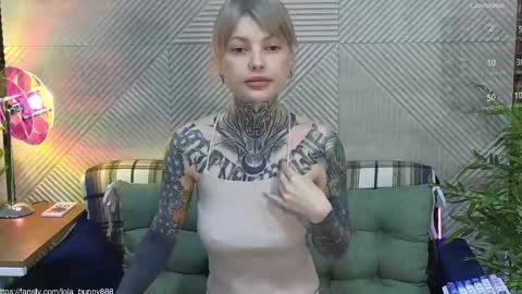Snapshot of powerrr_ chatting on 05/31/26, 04:31 Lola online show from 05/31/26, 04:31