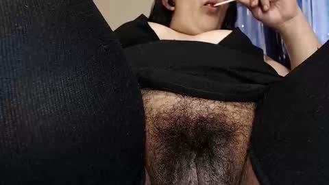 Snapshot of ppepittaaredd chatting on 10/27/25, 08:24 maryana online show from 10/27/25, 08:24