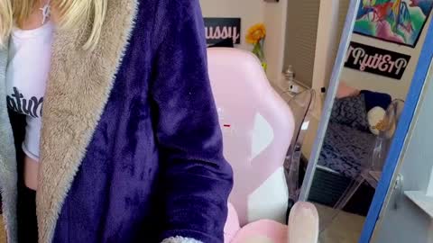 Evangeline Eva Darling online show from 11/14/25, 04:33