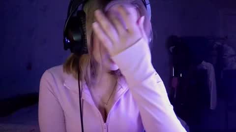 pr_in_cess_ online show from 09/17/25, 08:32