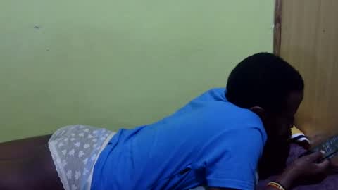 Snapshot of precious_nesh chatting on 10/19/25, 06:08 precious_nesh online show from 10/19/25, 06:08