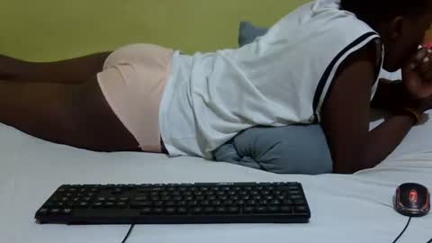 Snapshot of precious_nesh chatting on 11/24/25, 03:06 precious_nesh online show from 11/24/25, 03:06