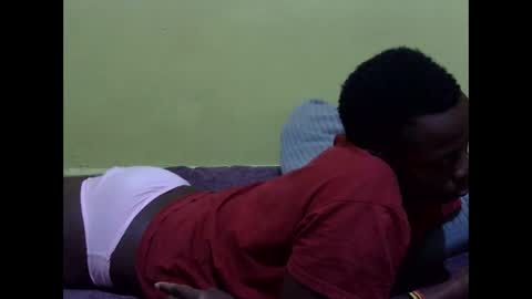 Snapshot of precious_nesh chatting on 11/27/25, 04:58 precious_nesh online show from 11/27/25, 04:58