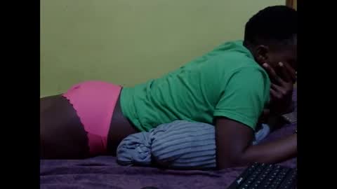 Snapshot of precious_nesh chatting on 12/16/25, 06:46 precious_nesh online show from 12/16/25, 06:46