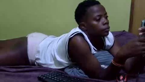 Snapshot of precious_nesh chatting on 12/19/25, 04:03 precious_nesh online show from 12/19/25, 04:03