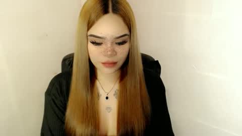 MAXXINE online show from 09/30/25, 05:56