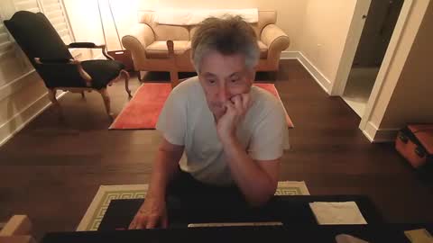 Snapshot of preppydave2525 chatting on 01/08/25, 01:21 preppydave2525 online show from 01/08/25, 01:21