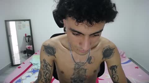 Plux online show from 04/06/26, 04:08