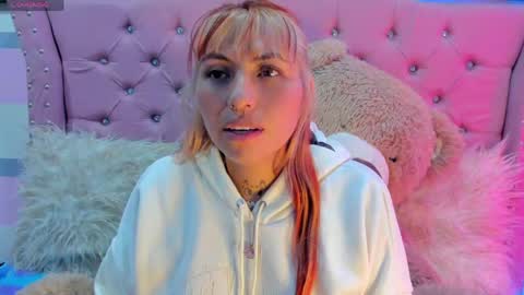 Pretti Violet online show from 04/22/26, 11:23