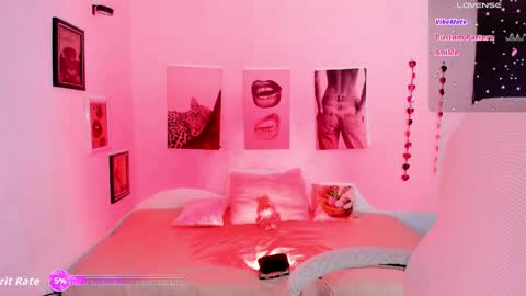Snapshot of pretti_scarlett chatting on 06/04/26, 01:44 pretti scarlett online show from 06/04/26, 01:44