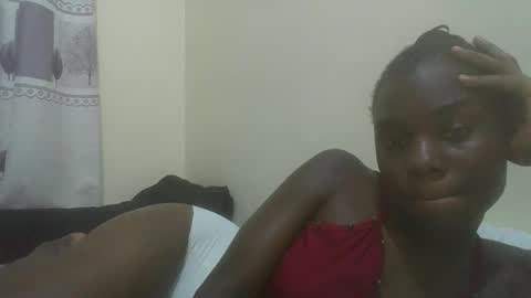 Snapshot of prettiest_doll chatting on 12/17/25, 01:06 prettiest_doll online show from 12/17/25, 01:06