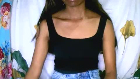 Snapshot of prettiethalia chatting on 12/19/25, 09:16 prettiethalia online show from 12/19/25, 09:16