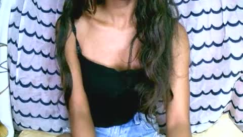 Snapshot of prettiethalia chatting on 01/12/26, 09:09 prettiethalia online show from 01/12/26, 09:09