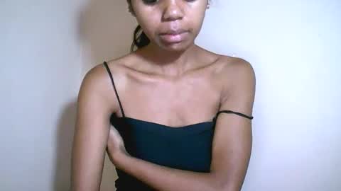 Snapshot of prettiethalia chatting on 02/22/26, 12:26 prettiethalia online show from 02/22/26, 12:26