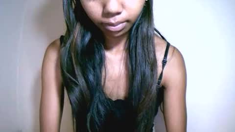 Snapshot of prettiethalia chatting on 02/25/26, 12:04 prettiethalia online show from 02/25/26, 12:04