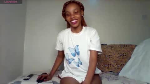 Snapshot of pretty253 chatting on 05/17/26, 06:48 pretty253 online show from 05/17/26, 06:48